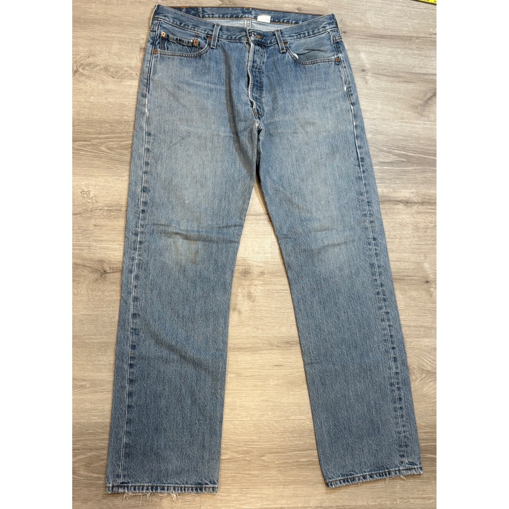Levi's 501 Jeans Light Wash‎ Denim Straight Leg Classic Fit Jeans W36 L32